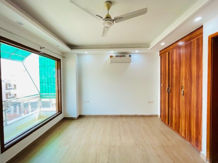 Room, sector 57 3 Bedroom 2300 Sq.Ft. Builder Floor In Sector 57 Gurgaon 8635769