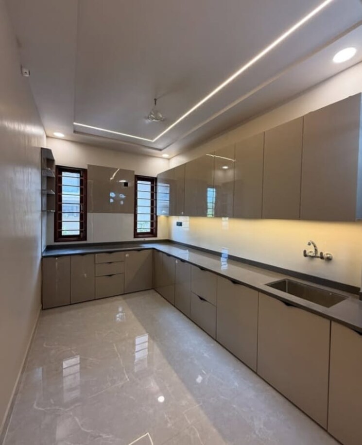 Kitchen, sector 32 5 Bedroom 4500 Sq.Ft. Builder Floor In Sector 32 Faridabad 8635777