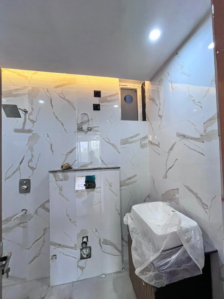 Bathroom, sushant lok iii 3 Bedroom 2100 Sq.Ft. Builder Floor In Sushant Lok Iii Gurgaon 8635820