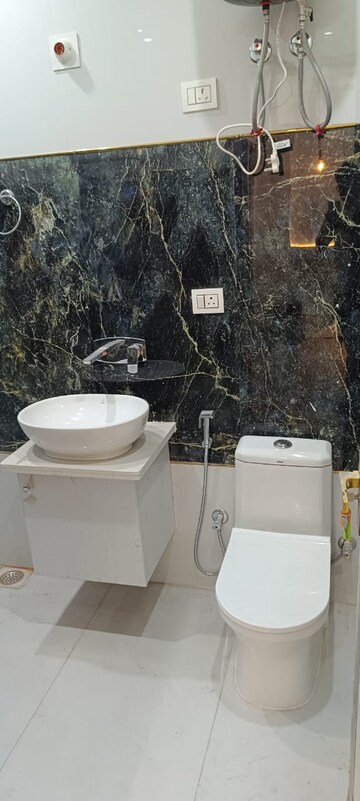 Master Bedroom in 1 BHK Builder Floor at Sector 43 – for Rent
