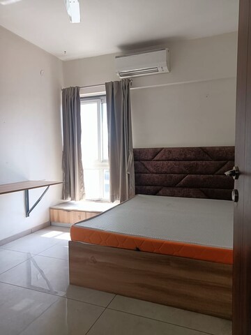Bedroom in 2 BHK Apartment at Kumar Padmalaya, Aundh – for Rent