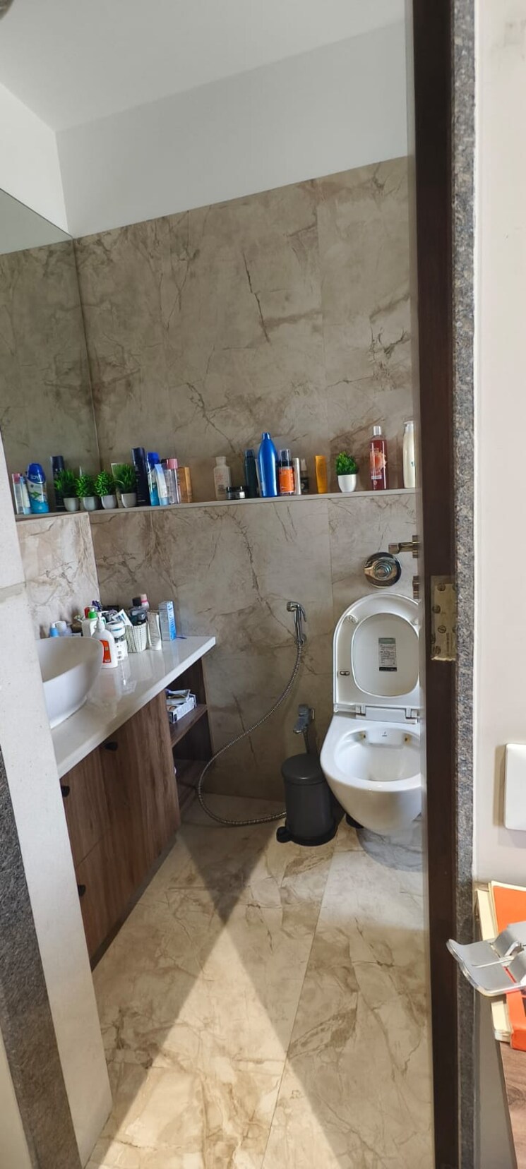 Bathroom, skg-mumbadevi 3 Bedroom 1100 Sq.Ft. Apartment In Chembur Mumbai 8635833