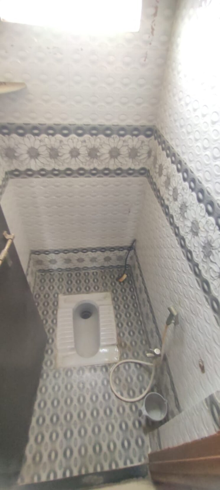 Bathroom, rane-classics 2 Bedroom 1000 Sq.Ft. Apartment In Pashan Pune 8635847