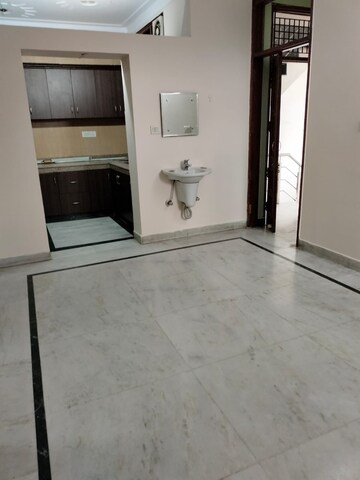 Room in 2 BHK Builder Floor at Sector 47 – for Rent