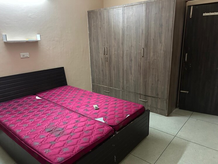 Bedroom, sector 47 1 Bedroom 161 Sq.Yd. Builder Floor In Sector 47 Gurgaon 8635936