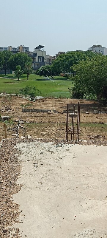  Plot For Sale in Sushant Golf City