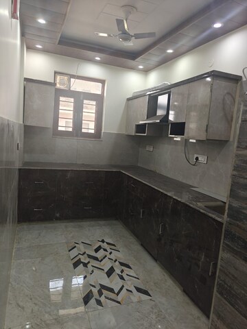 Kitchen in 3.5 BHK Builder Floor at BPTP District, Sector 81 – for Rent