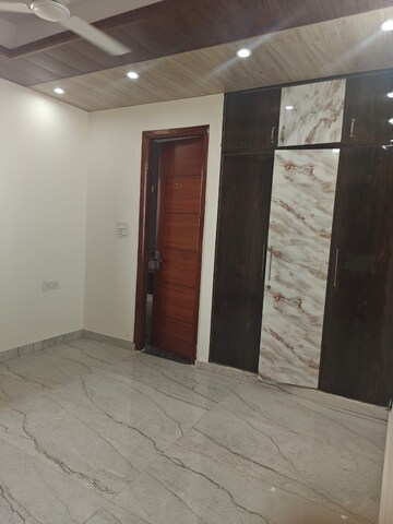 Bedroom in 3.5 BHK Builder Floor at BPTP District, Sector 81 – for Rent