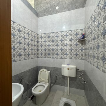 Attached Bathroom in 2 BHK Apartment at Sahastradhara Road – for Rent
