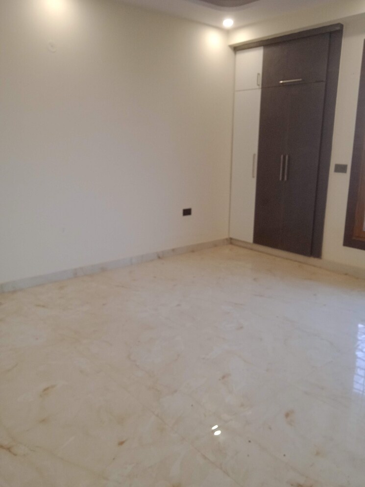 Room, rajendra nagar sector 2 4 Bedroom 235 Sq.Yd. Builder Floor In Rajendra Nagar Sector 2 Ghaziabad 8635970