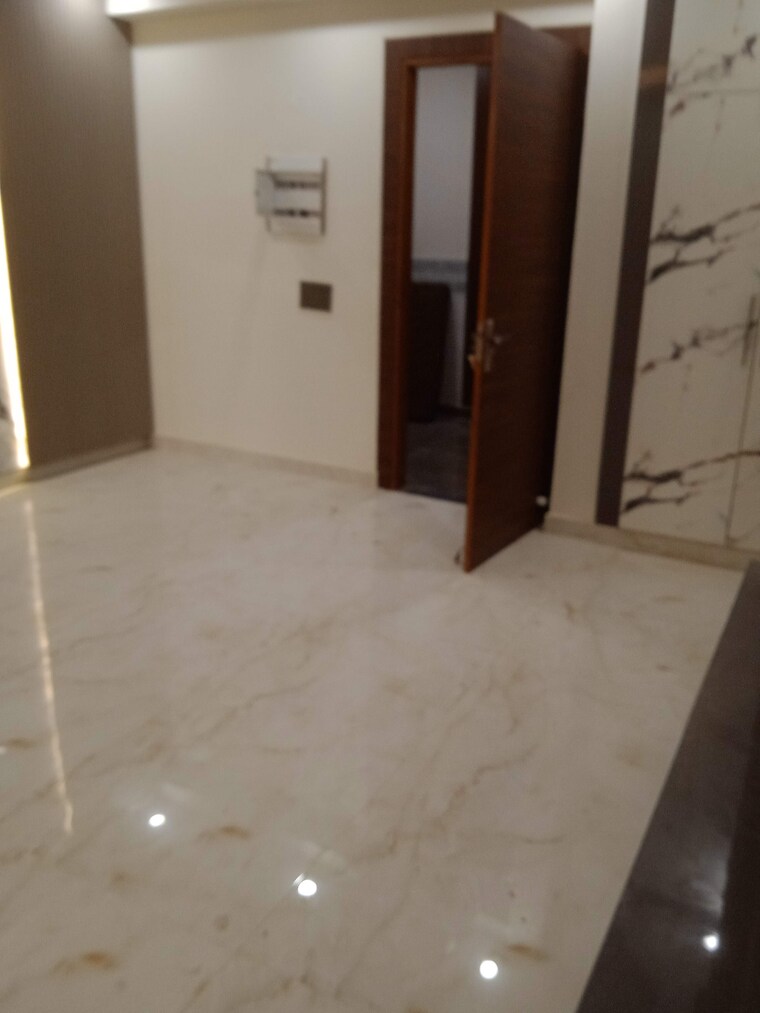 Room, rajendra nagar sector 2 4 Bedroom 235 Sq.Yd. Builder Floor In Rajendra Nagar Sector 2 Ghaziabad 8635970