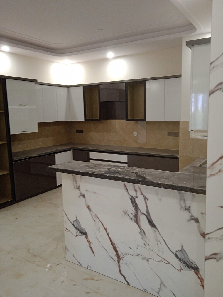 Kitchen, rajendra nagar sector 2 4 Bedroom 235 Sq.Yd. Builder Floor In Rajendra Nagar Sector 2 Ghaziabad 8635970