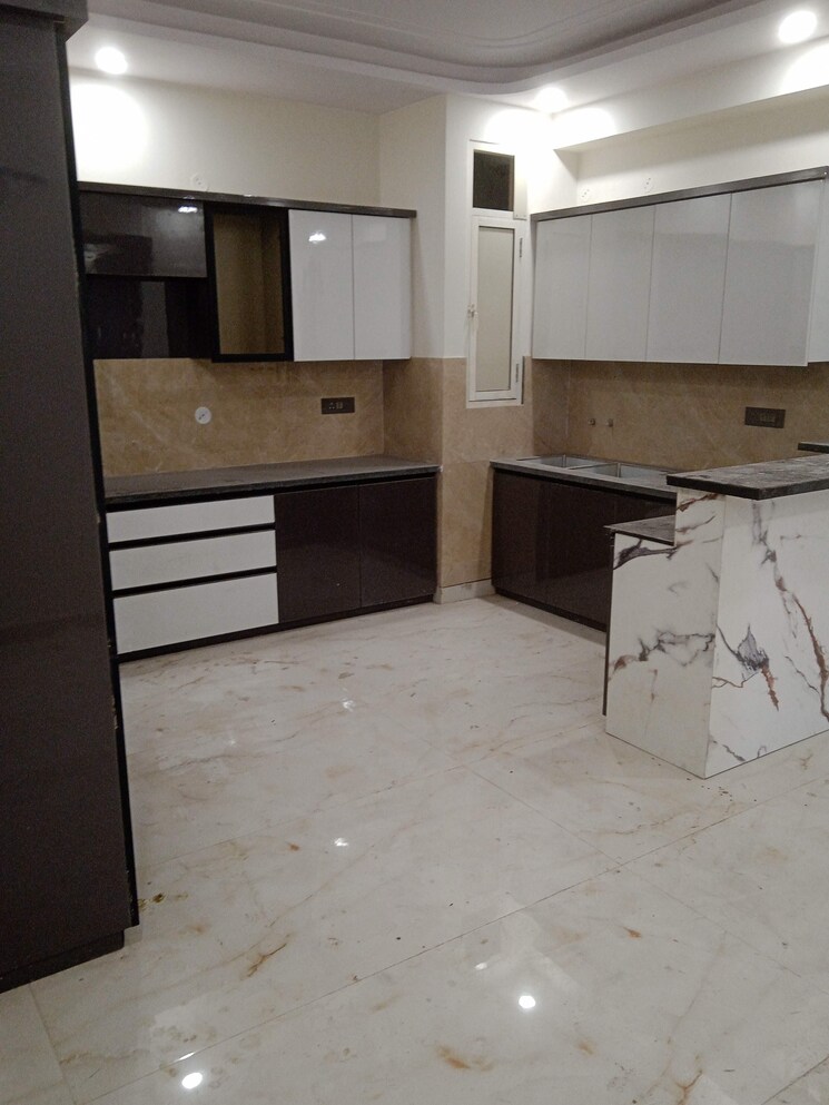 Kitchen, rajendra nagar sector 2 4 Bedroom 235 Sq.Yd. Builder Floor In Rajendra Nagar Sector 2 Ghaziabad 8635970