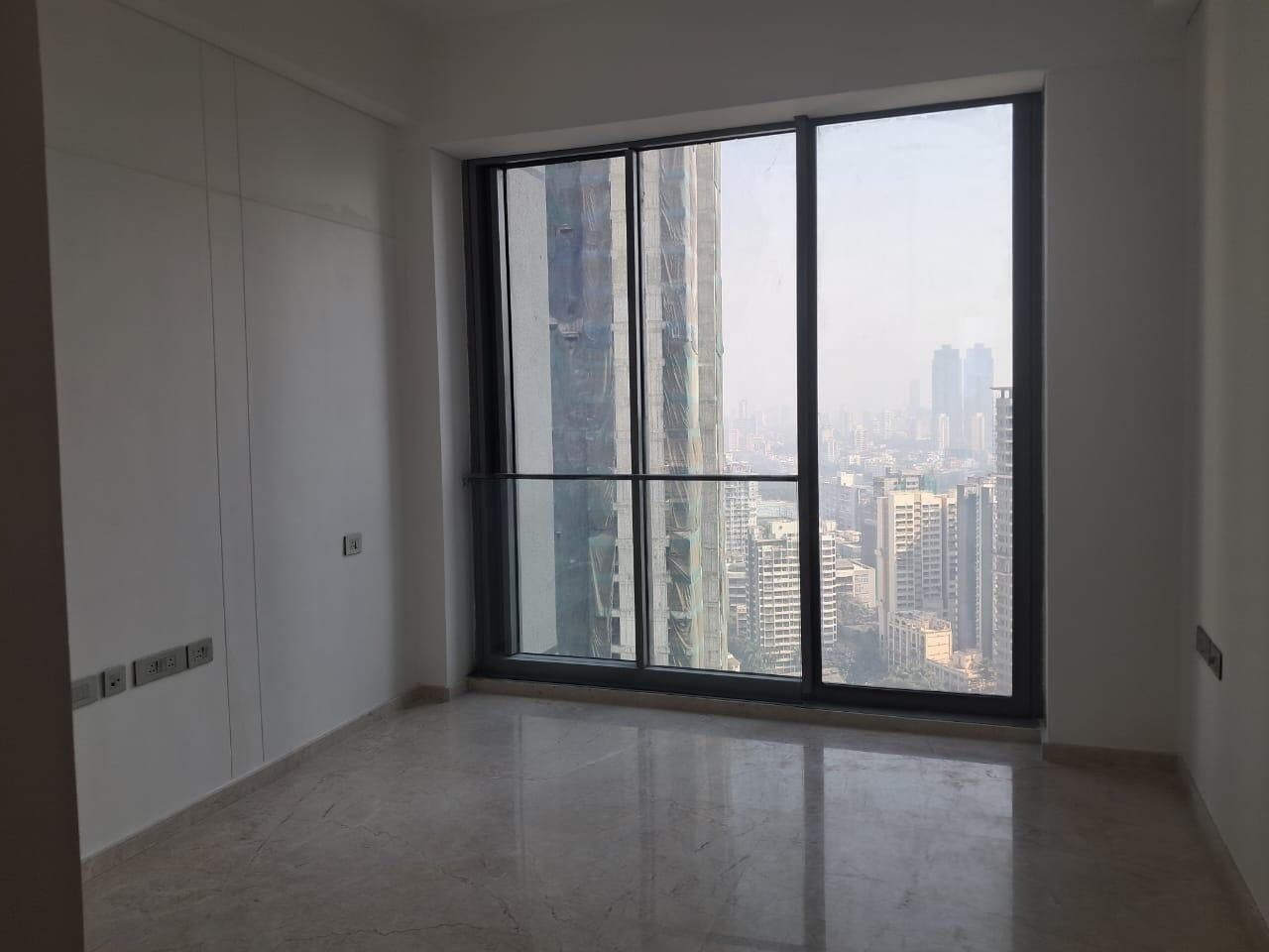 4 BHK + Servant Room Apartment For Rent in Rustomjee Crown