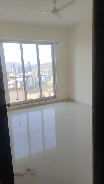 Room in 3 BHK Apartment at Raj Tattva, Kapur Bawdi – for Rent