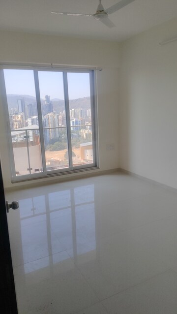 Room in 3 BHK Apartment at Raj Tattva, Kapur Bawdi – for Rent