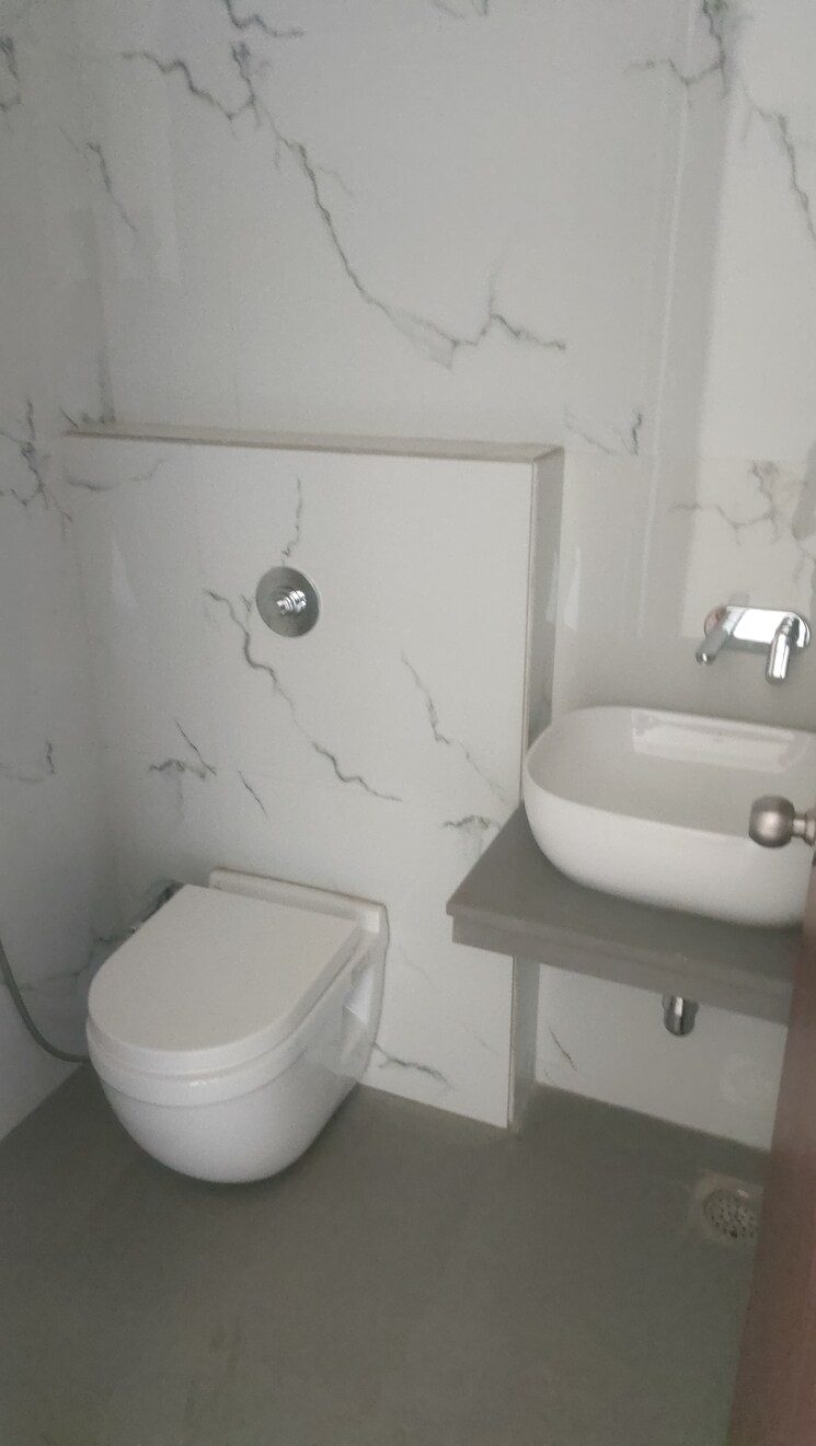 Bathroom, raj-tattva 3 Bedroom 1410 Sq.Ft. Apartment In Kapur Bawdi Thane 8636014