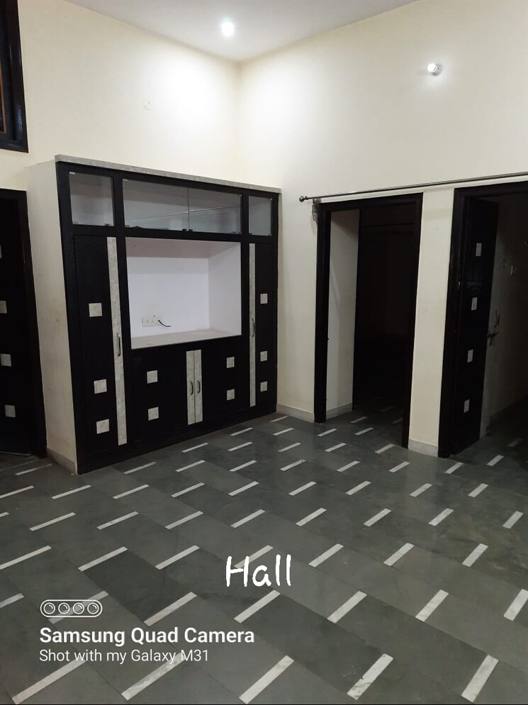 Room, chaukaghat 6 Bedroom 1800 Sq.Ft. Independent House In Chaukaghat Varanasi 7769794