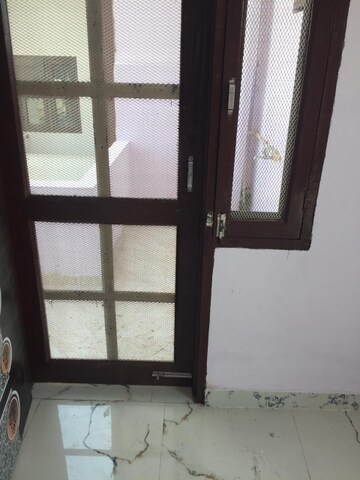 Room in 2 BHK Builder Floor at SS Mayfield Gardens, Sector 51 – for Rent