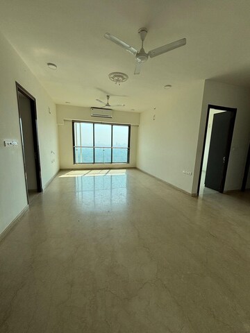 Room in 4 BHK Apartment at Sumer Trinity Towers, Prabhadevi – for Rent