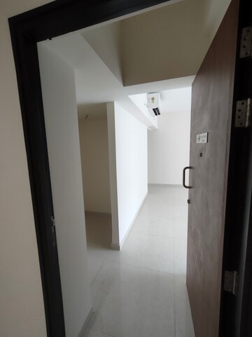1.5 BHK Apartment For Rent in Lodha Amara, Kolshet Road