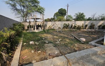 Plot For Sale in Koni