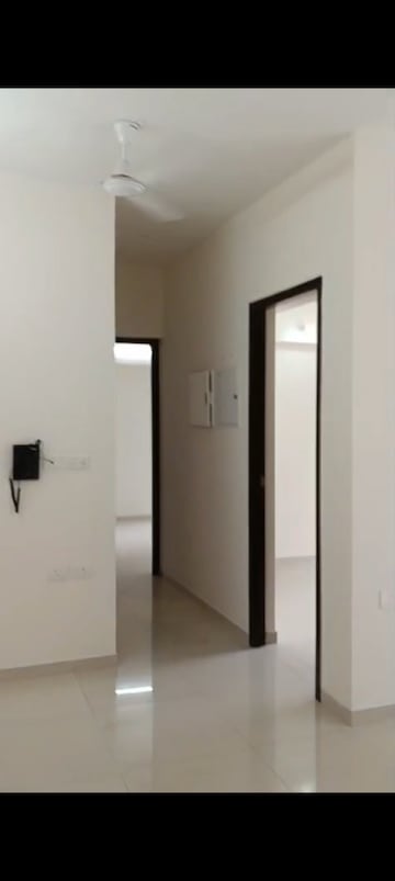 Room in 2 BHK Apartment at Lodha Amara, Kolshet Road – for Rent