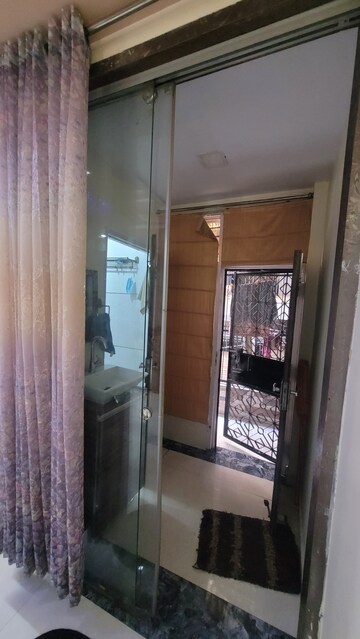 Furnished Amenities in 2 BHK Builder Floor at Dilshad Colony – for Sale