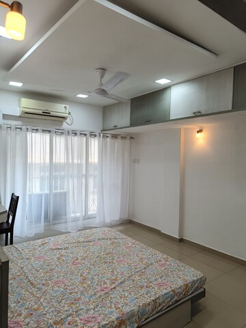 Bedroom in 3 BHK Apartment at Raj Kamal CHS Vile Parle, Vile Parle East – for Rent