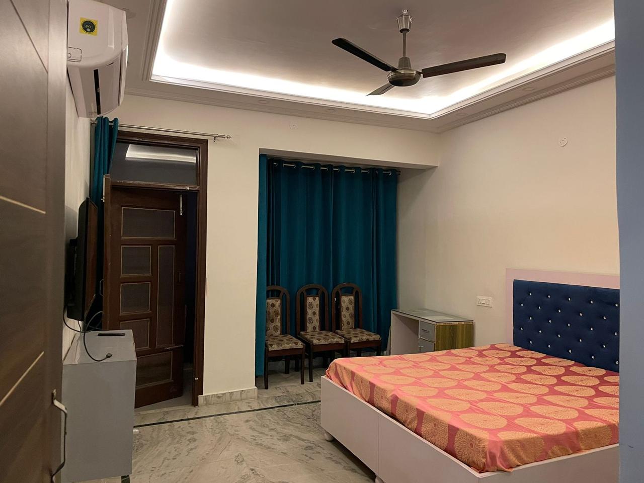 2 BHK + Pooja Room Apartment For Rent in Sunny Enclave