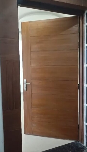 Room in 3 BHK Builder Floor at Parklands, Sector 85 – for Sale
