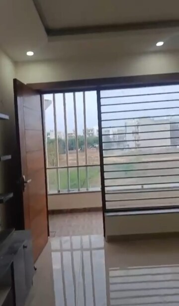 Room in 3 BHK Builder Floor at Parklands, Sector 85 – for Sale