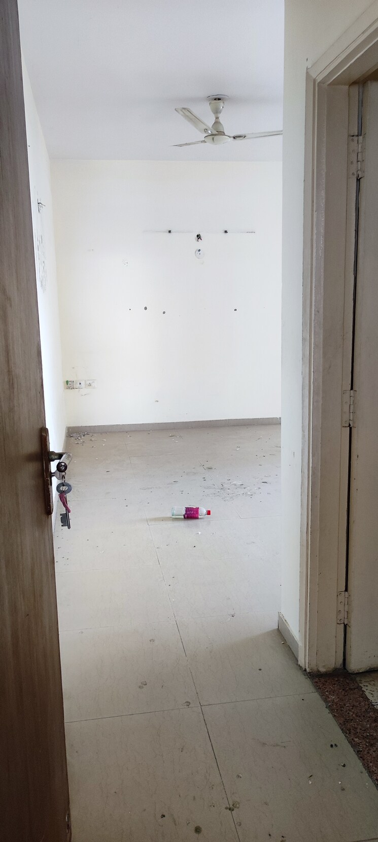 Room, omaxe-new-heights 2.5 Bedroom 1300 Sq.Ft. Apartment In Sector 78 Faridabad 8636249