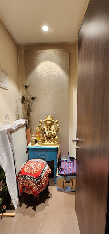 Furnished Amenities in 2 BHK Apartment at Lodha Splendora, Ghodbunder Road – for Rent