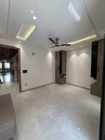 Room in 4 BHK Builder Floor at Sector 49 – for Sale