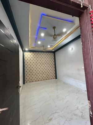Bathroom in 6 BHK Builder Floor at Shyam Enclave Dhawa, Deva Road – for Sale