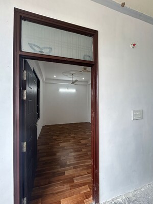 Room in 6 BHK Builder Floor at Shyam Enclave Dhawa, Deva Road – for Sale