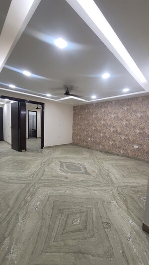Room in 3 BHK Builder Floor at Dilshad Colony – for Sale