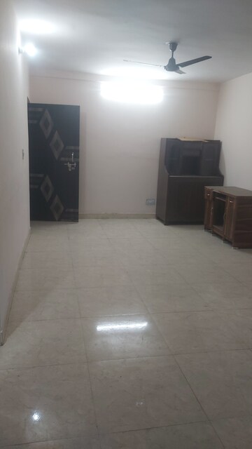 3.5 BHK Apartment For Rent in Mayur Vihar