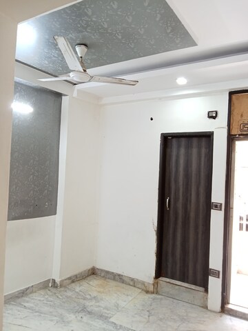 Building Lobby in 1 BHK Builder Floor at Arjun Nagar – for Rent