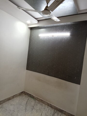 Furnished Amenities in 1 BHK Builder Floor at Arjun Nagar – for Rent