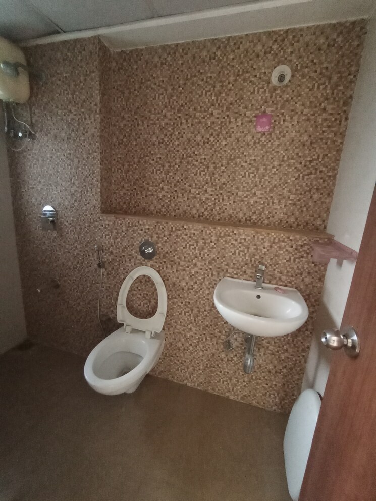 Bathroom, lodha-palava-city-lakeshore-greens 2 Bedroom 734 Sq.Ft. Apartment In Dombivli East Thane 8636340