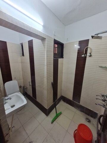 Bathroom in 3 BHK Apartment at Arun Vihar Sector 37, Sector 37 – for Rent