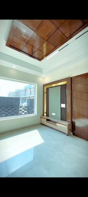Room in 4 BHK Villa at Sector 124 – for Sale