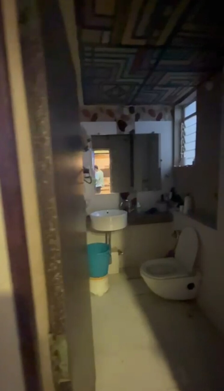 Attached Bathroom, swaraj-queensbay 3 Bedroom 1800 Sq.Ft. Apartment In Kopar Khairane Navi Mumbai 8636384