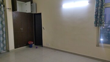 Room in 3 BHK Apartment at Assotech Windsor Court, Sector 78 – for Rent