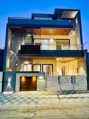 5 BHK Independent House For Sale in Mansarovar Extension