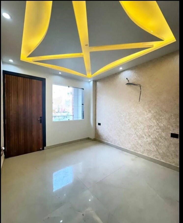 Room, himgiri-enclave 3 Bedroom 900 Sq.Ft. Builder Floor In Burari Delhi 8636427