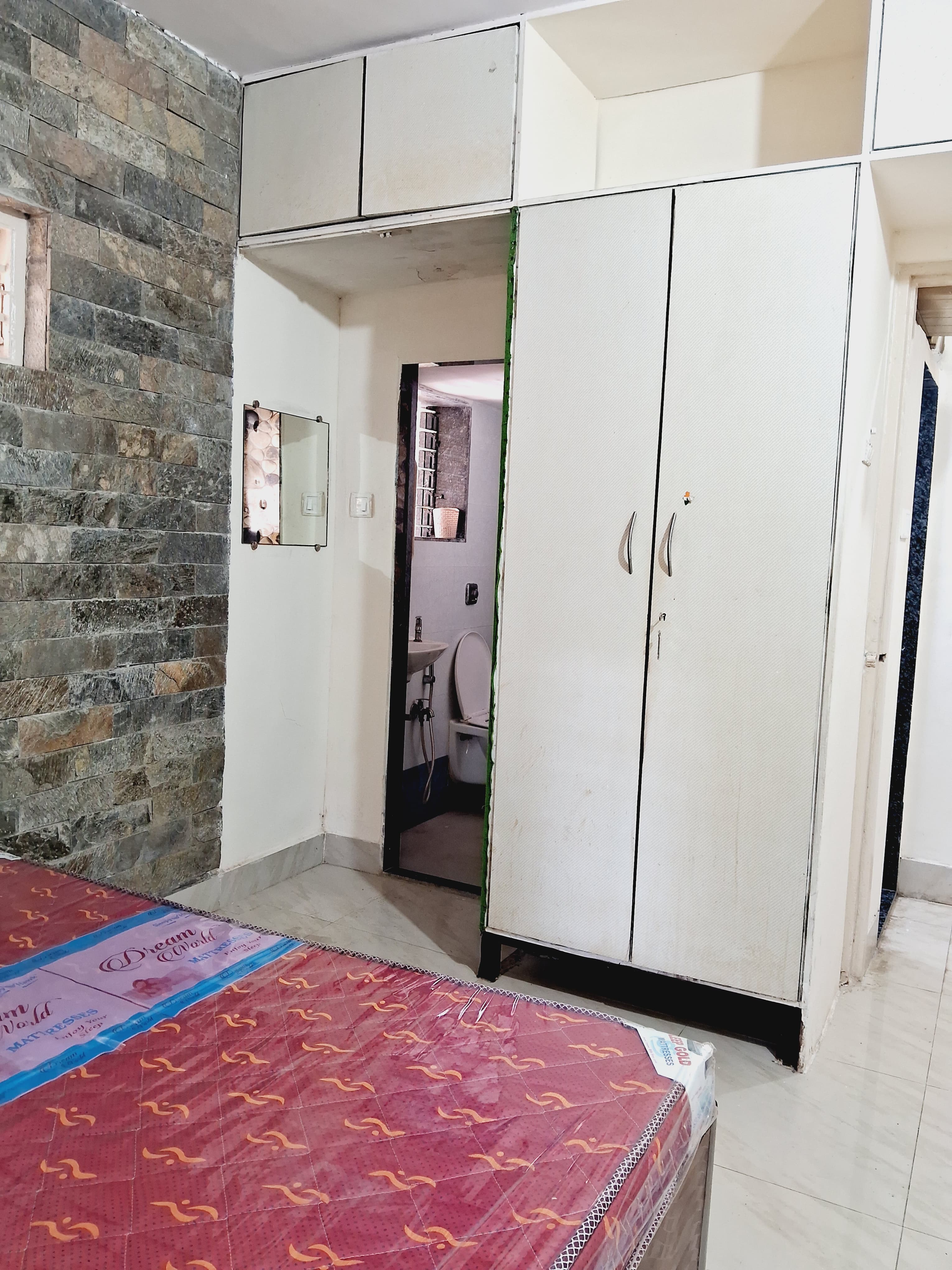 2 BHK 900 Sq.Ft. Apartment in Mrugchhaya CHS