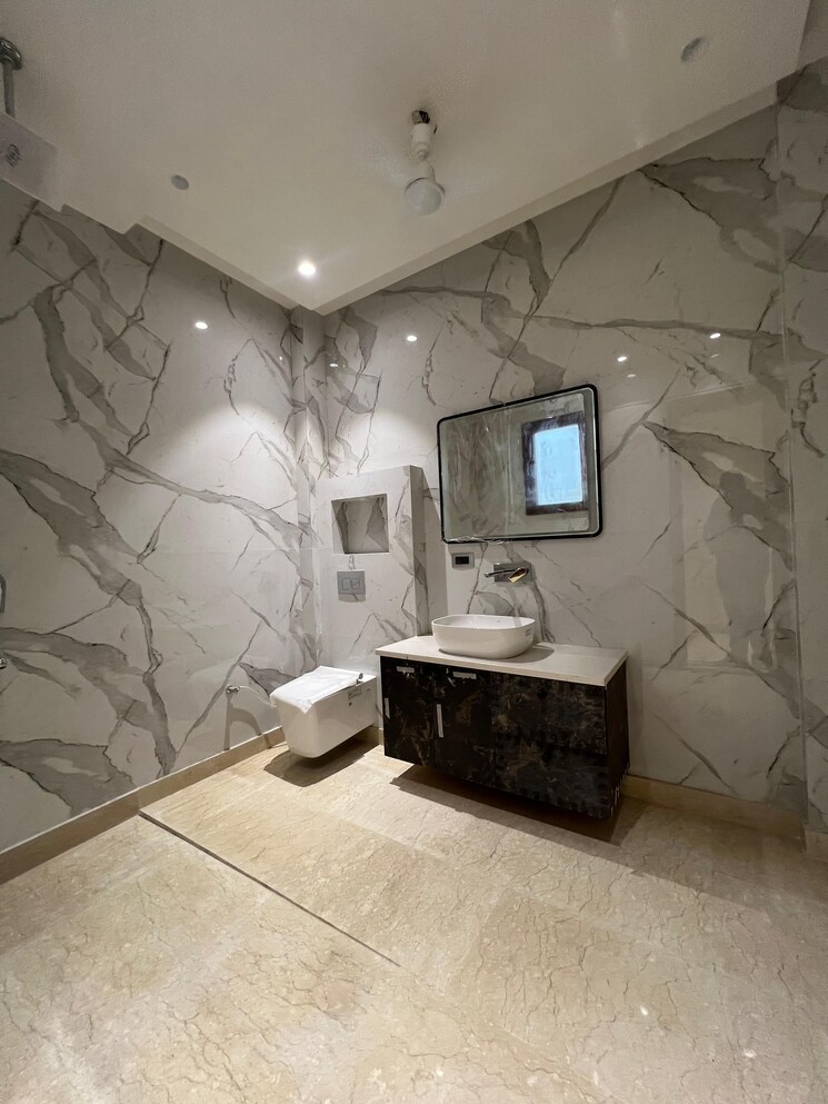 Bathroom, surya nagar 4 Bedroom 3000 Sq.Ft. Builder Floor In Surya Nagar Ghaziabad 8636512